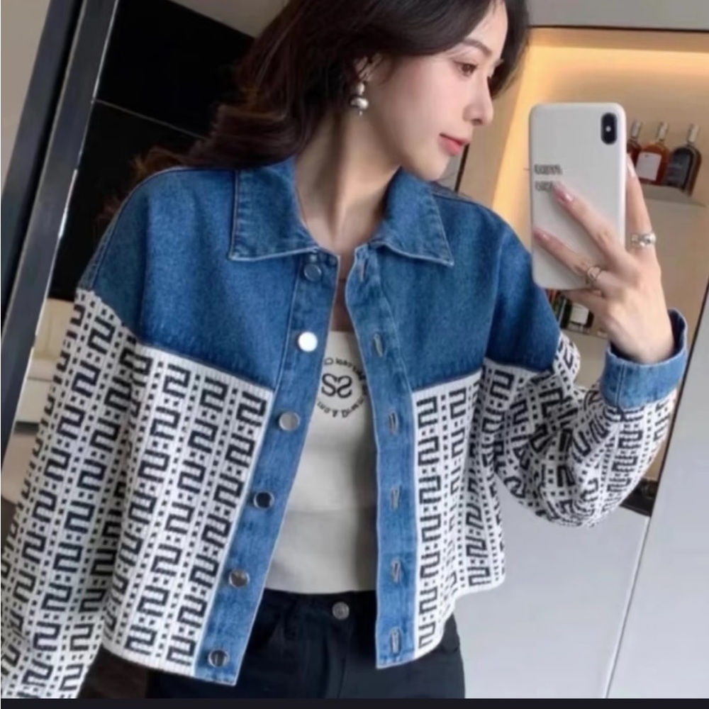 Sandro Women's Blue and White Patterned Jean Jacket
